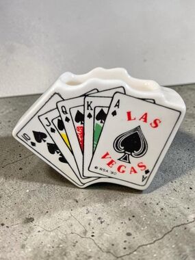 Vintage Las Vegas Poker Hand Mini Ceramic Ashtray Casino Souvenir Tobacciana